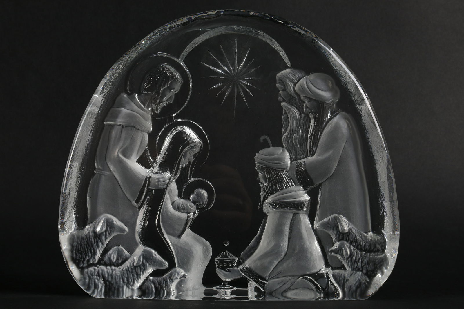 Maleras Mats Jonasson Crystal Nativity Sculpture (1 of 7)