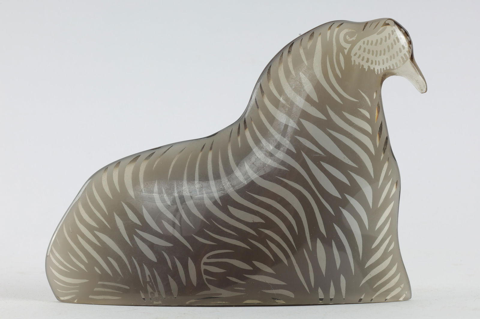 1960s MCM Abraham Palatnik Lucite Walrus Sculpture: 1960s Mid Century Abraham Palatnik Lucite Walrus Sculpture. Measures 6 inches L x 5 H x 1.5 deep.