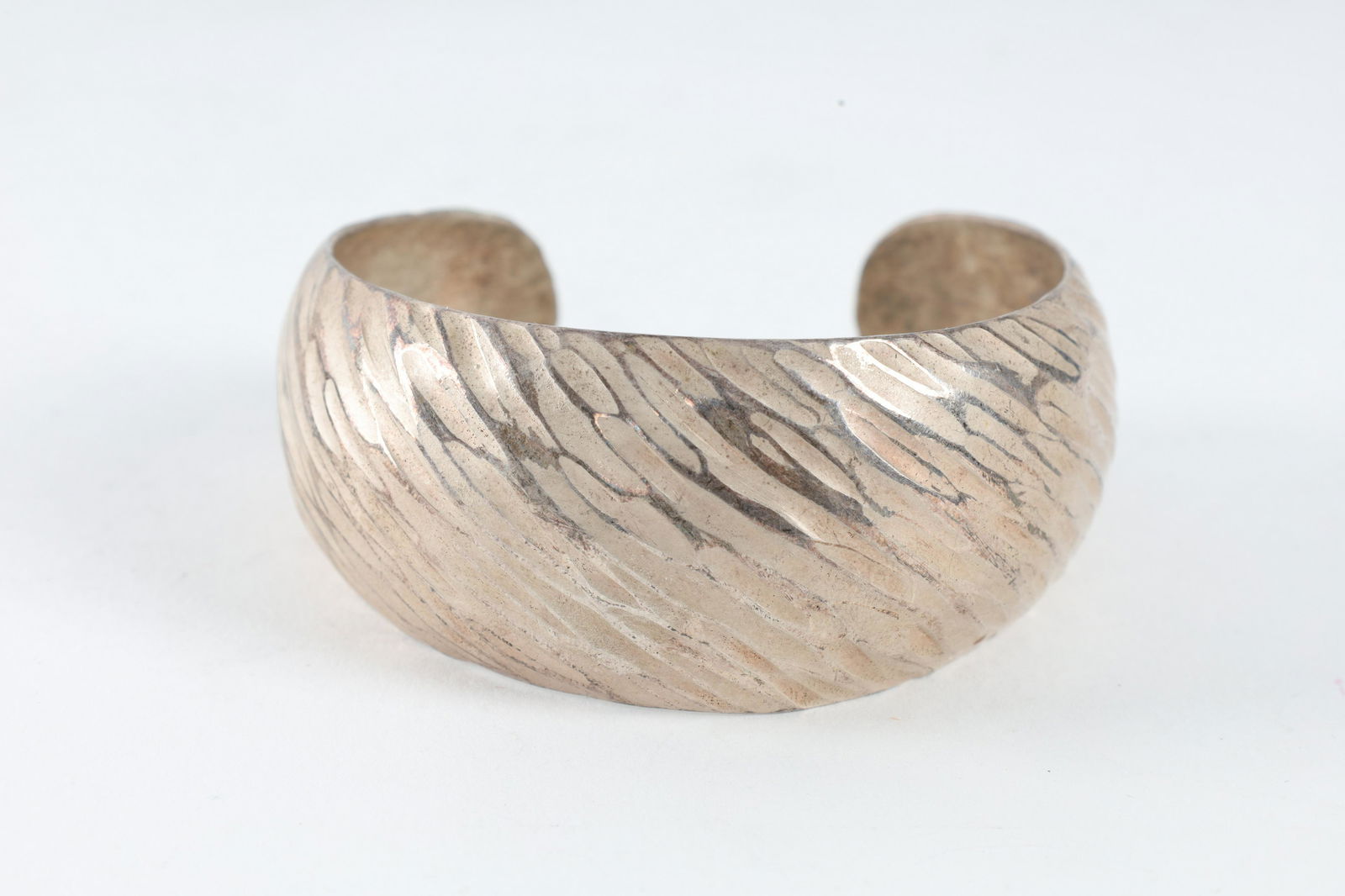 Chinese Sterling Cuff Bracelet Signed (1 of 5)