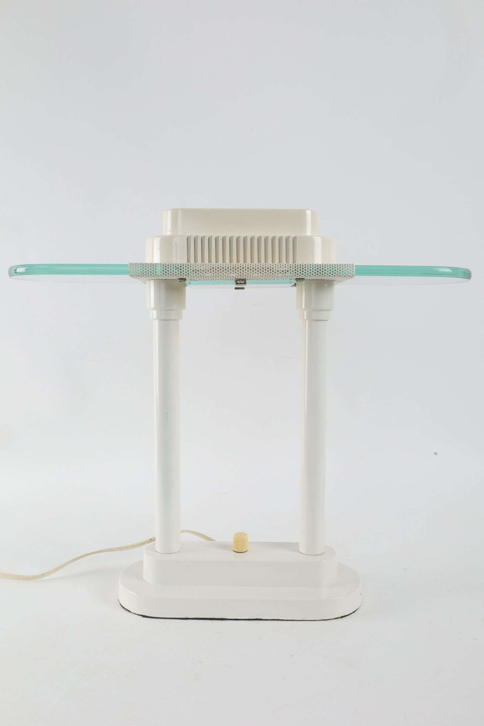 1980s Sonneman Postmodern Lamp for George Kovacs: 1980s White Robert Sonneman Postmodern Lamp for George Kovacs. Measures 17.5 x 15 x 4.5 inches