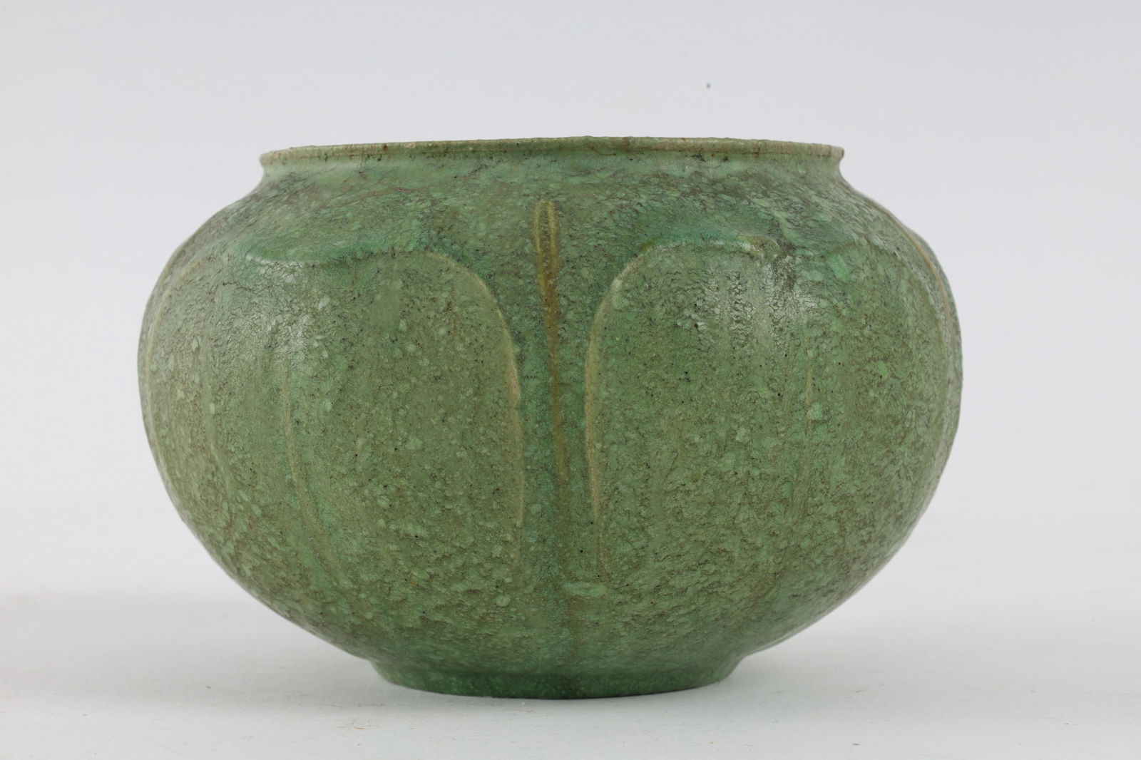 Rare Grueby Arts & Crafts Faience Co Pottery Vase (1 of 8)