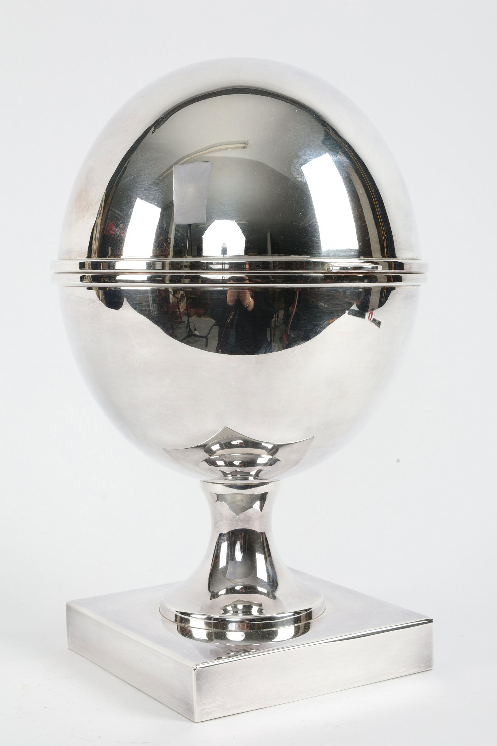 St James Egg Shaped Silver Plated Caviar Server: Vintage St James egg shaped silver plated caviar chiller server set on square base, the inside with fitted glass insert, marked St James Made in Brazil. Measures 12 inches H x 7 x 7 W.