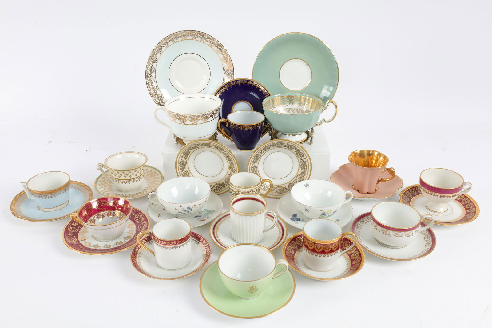 Collection Of Limoges Tea Cups, Aynsley, Colclough Auction