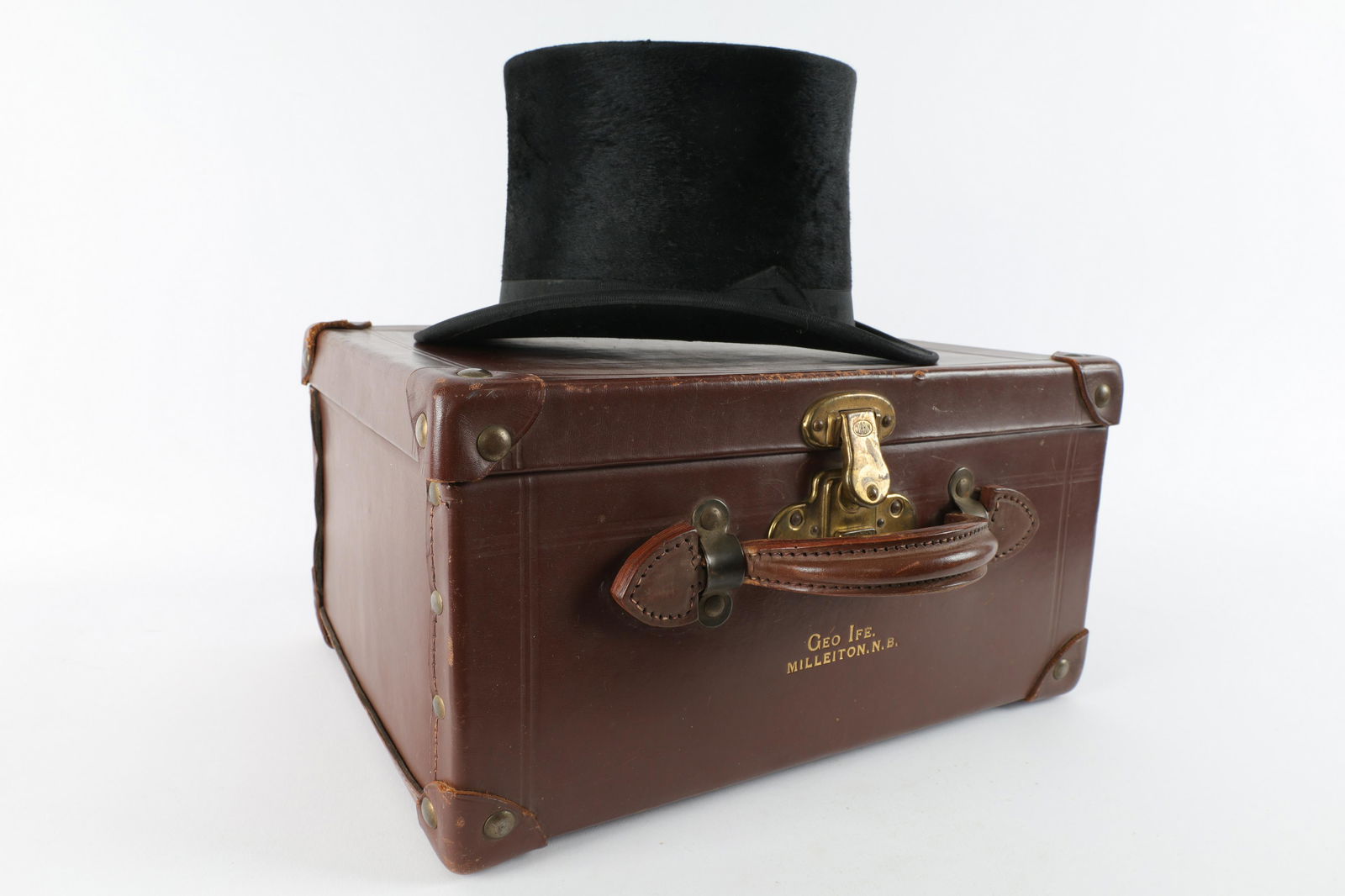 19th C Beaver Fur Top Hat with Box, New Brunswick (1 of 7)