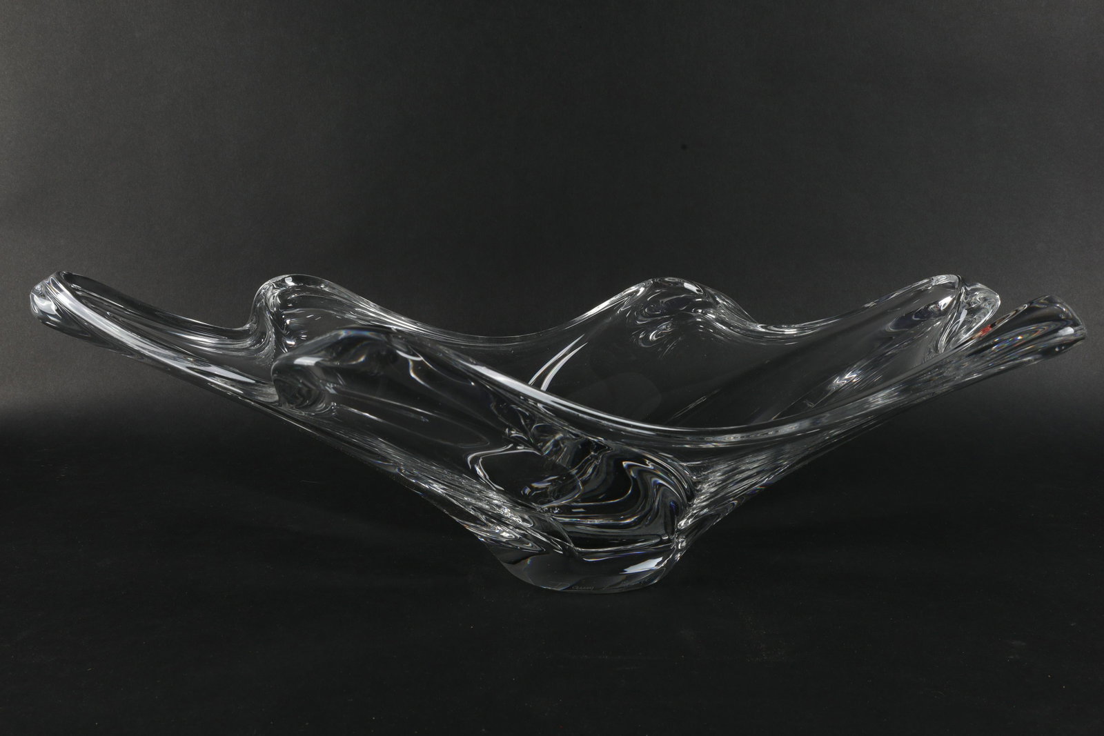 Large Signed Daum France Free Form Centrepiece: Large Signed Daum France Free Form Centrepiece. 23 inches L x 13 W x 6 H. Signed on base.