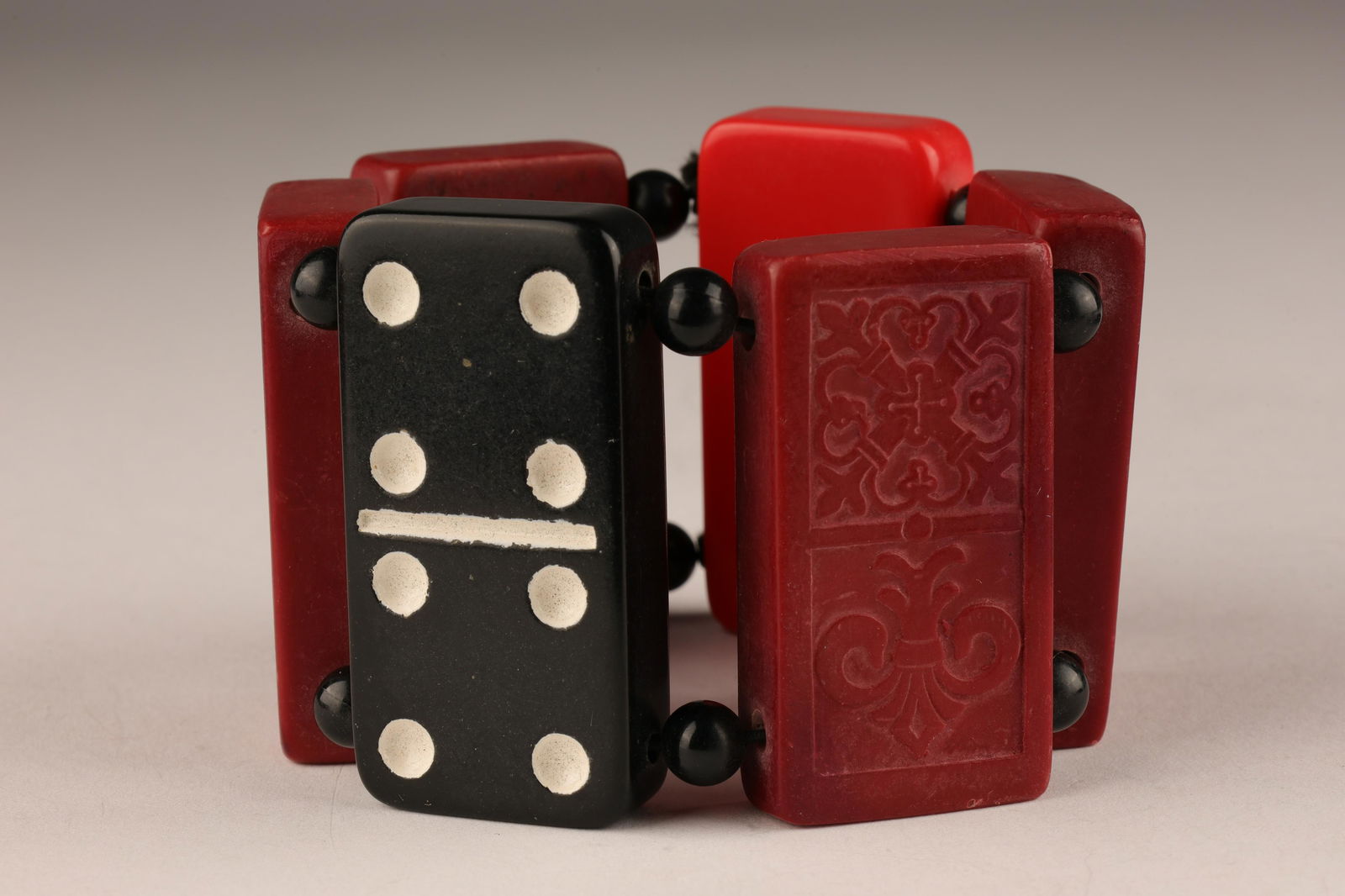 Vintage Bakelite Domino Stretch Beaded Bracelet (1 of 4)