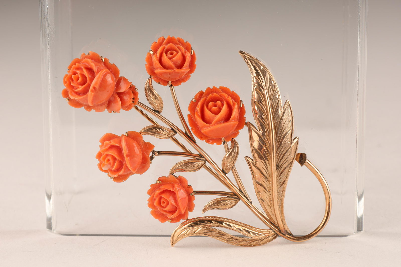 Vintage 14K Gold Coral Carved Rose Brooch Pin (1 of 5)
