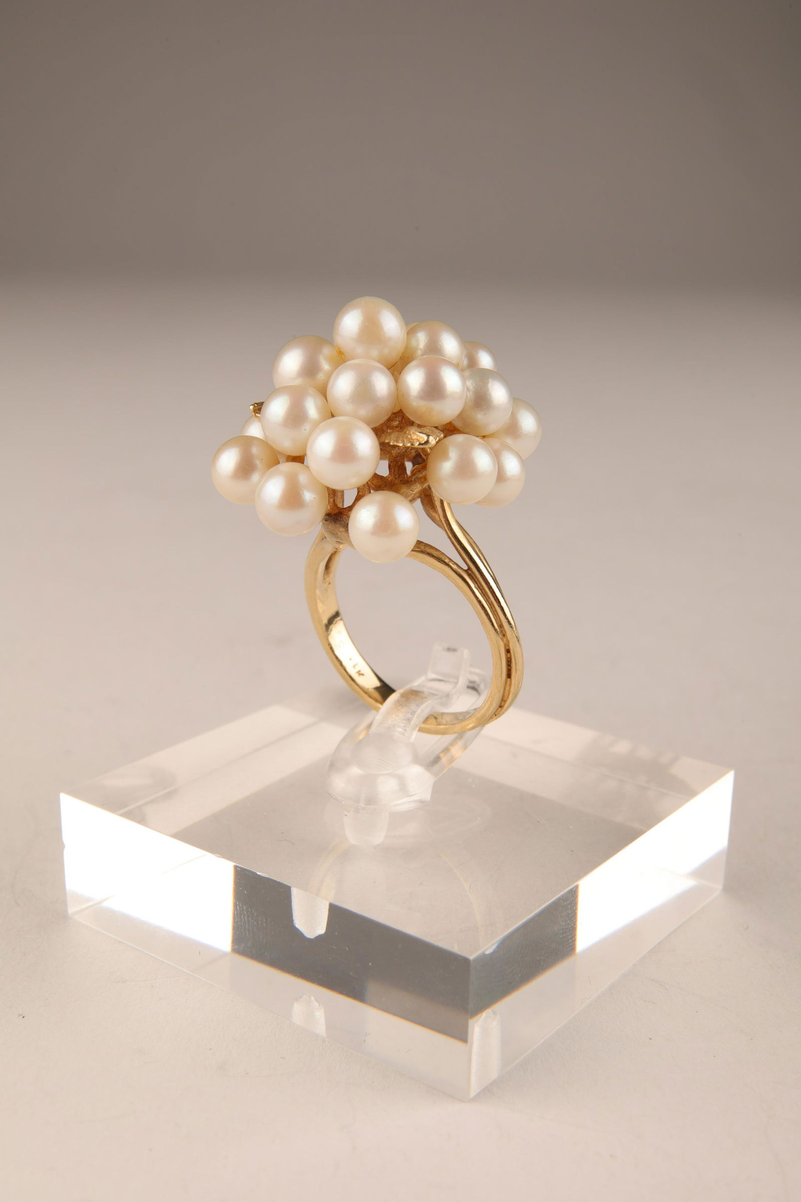 14K Gold and Pearl Cluster Ring with Gold Leaves (1 of 8)