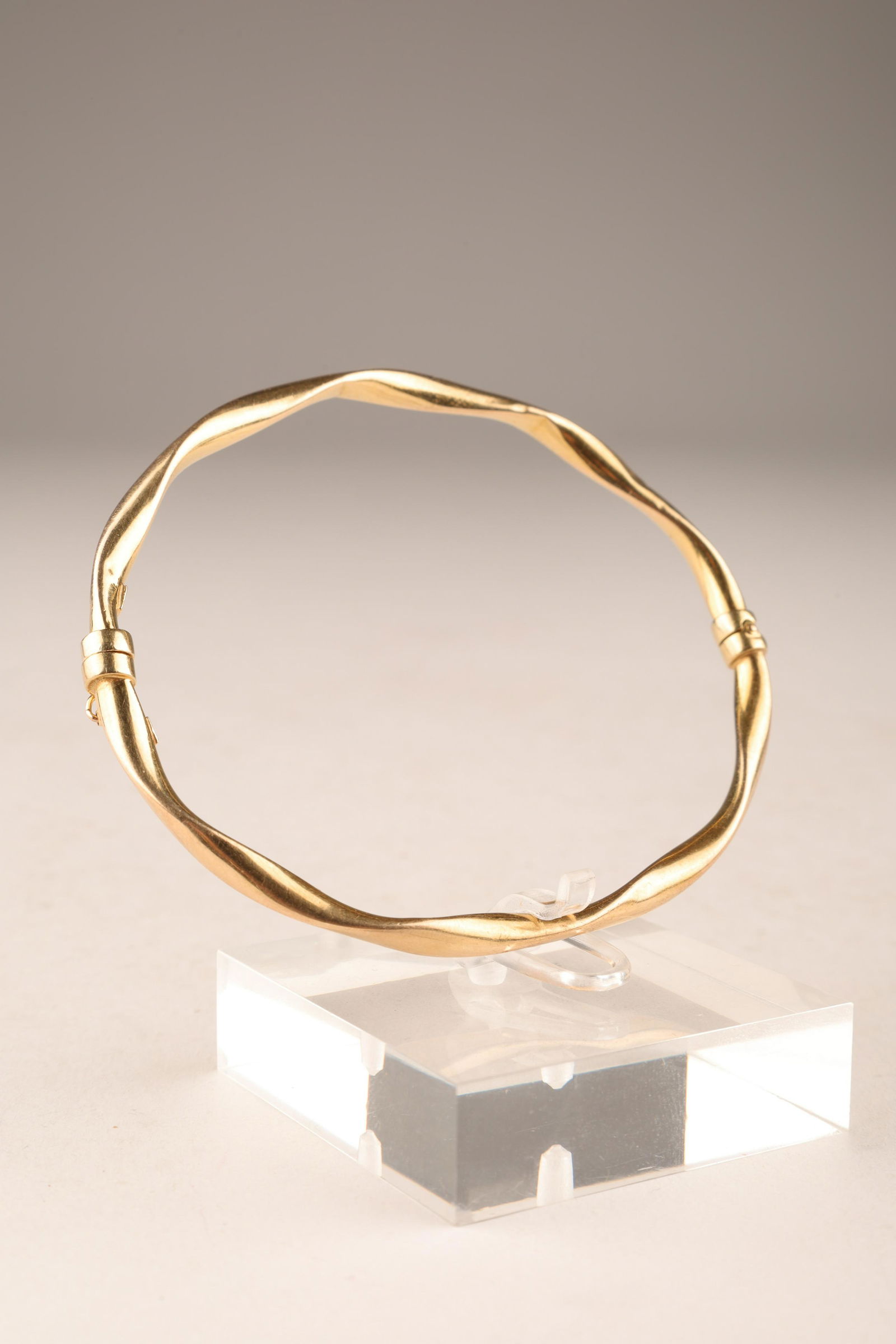 10K Gold Italian Twisted Hinged Bangle Bracelet (1 of 5)
