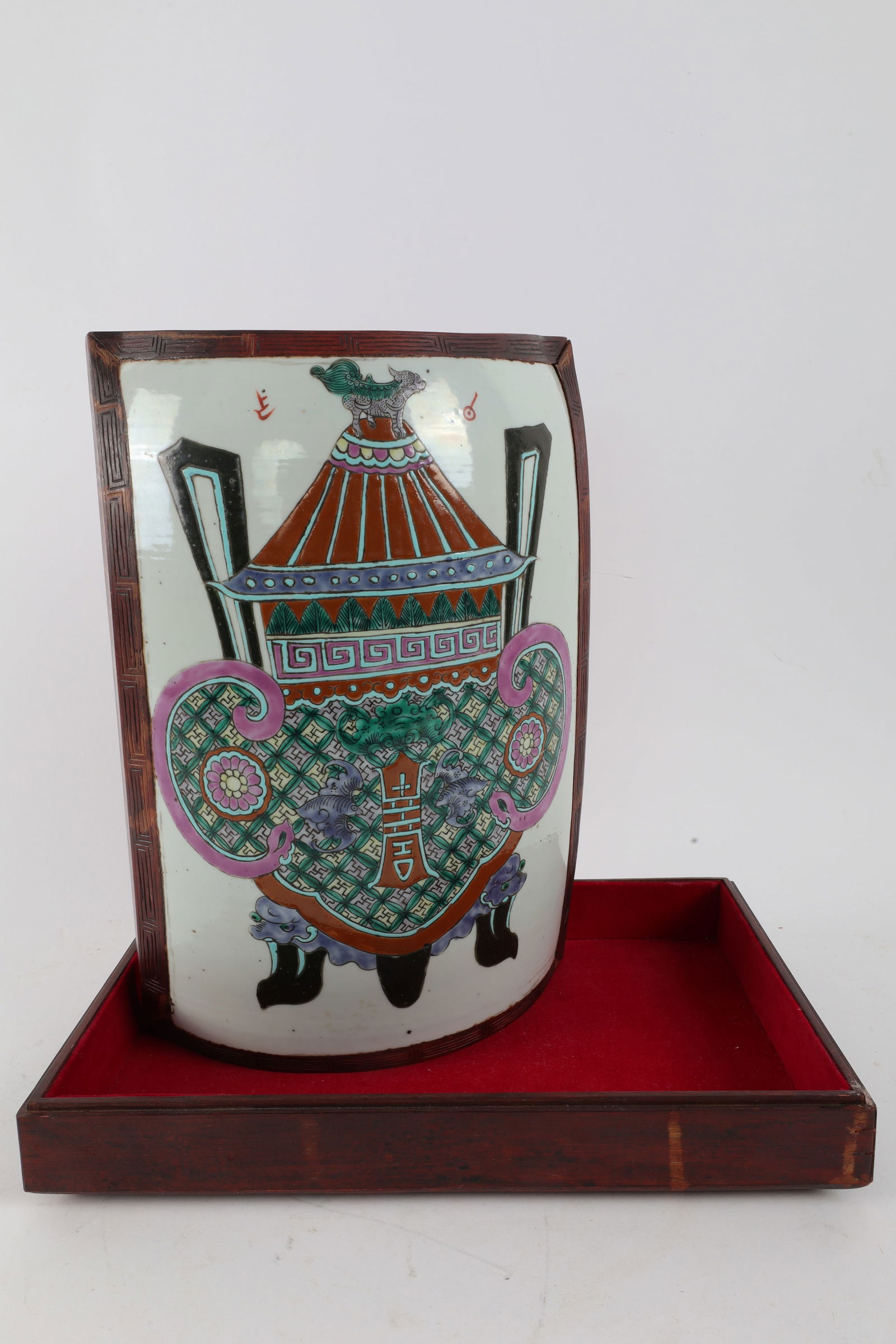 Large Chinese Antique Porcelain Shard Wood Box: Large Chinese Antique Porcelain Shard Wood Box depicting an urn. 12 x 8.25 x 5 inches H.