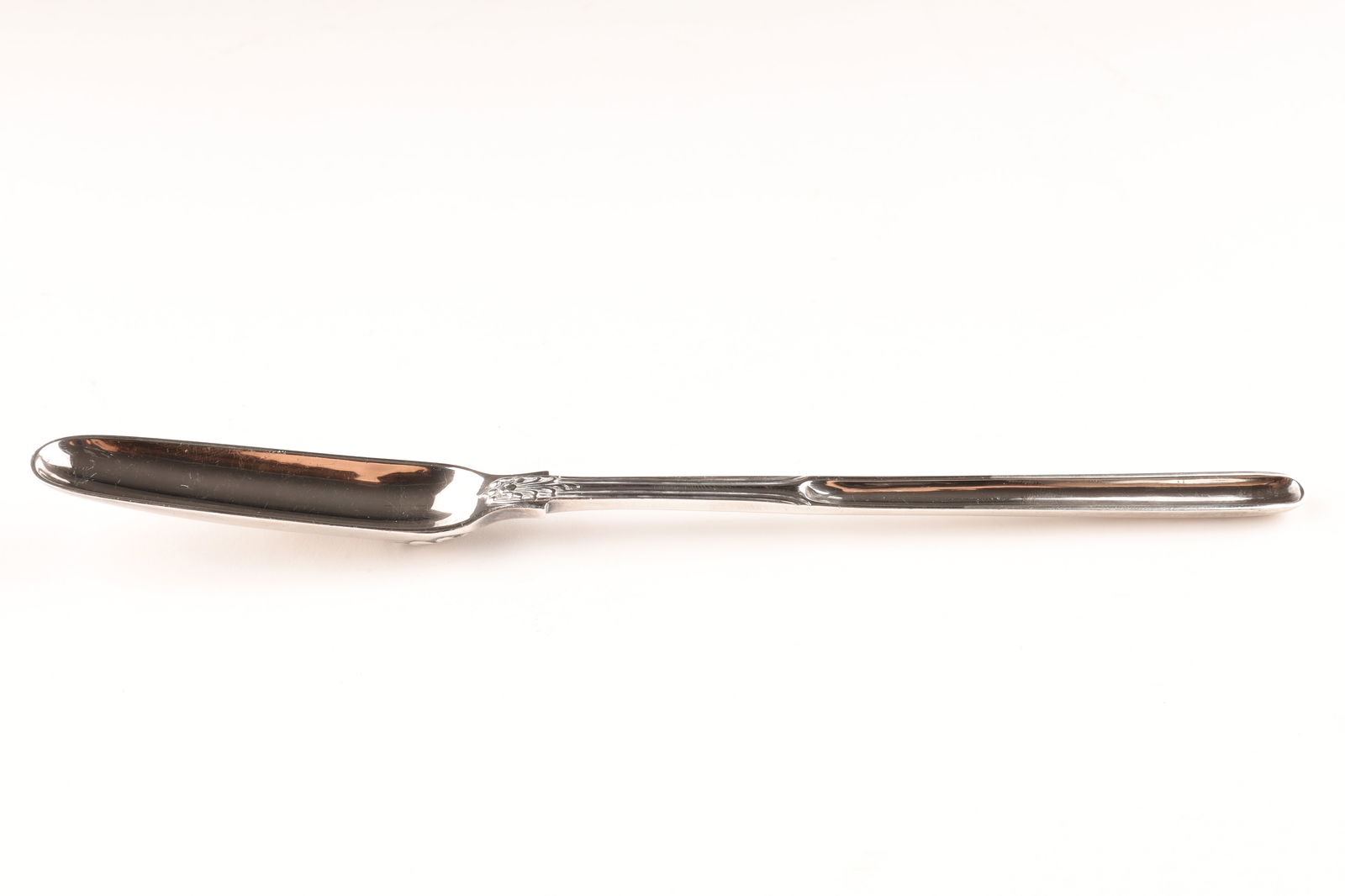 19th C Sterling Bone Marrow Extractor Utensil: 19th C Sterling Silver Bone Marrow Extractor Hallmarked London George William Adams. 49.5 grams, 8.5 inches L.