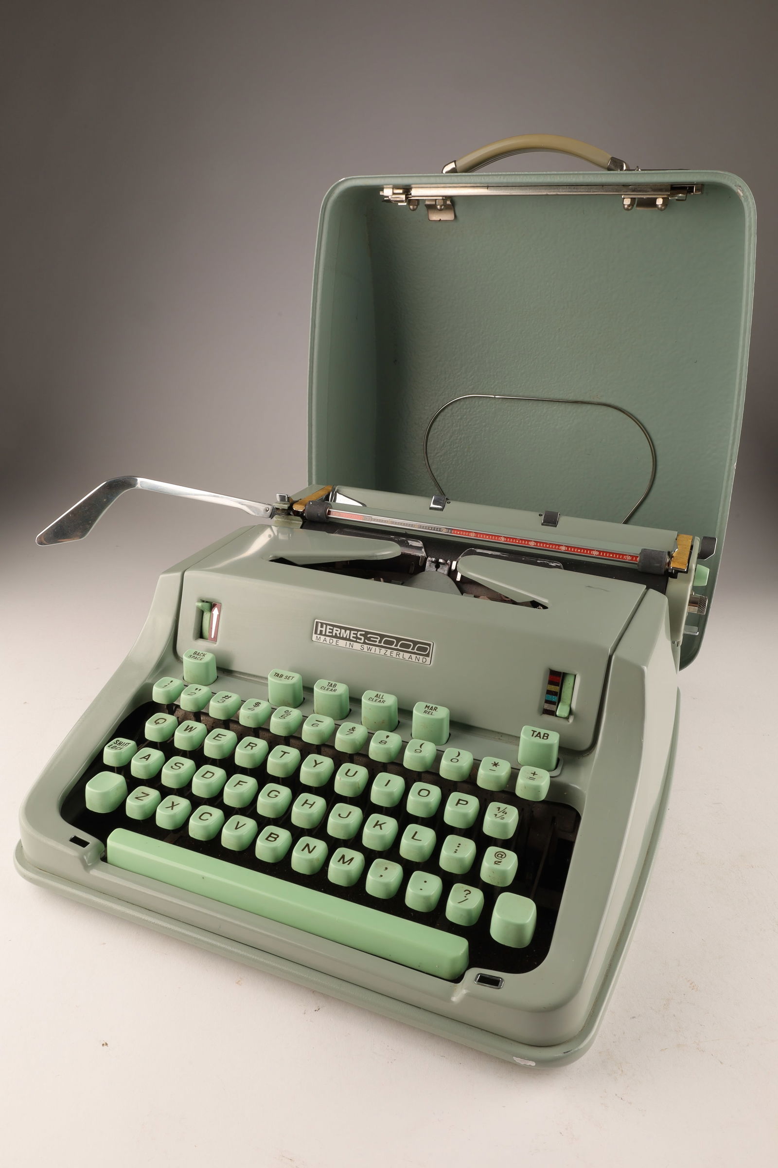 Vintage Hermes 3000 Seafoam Green Typewriter (1 of 10)