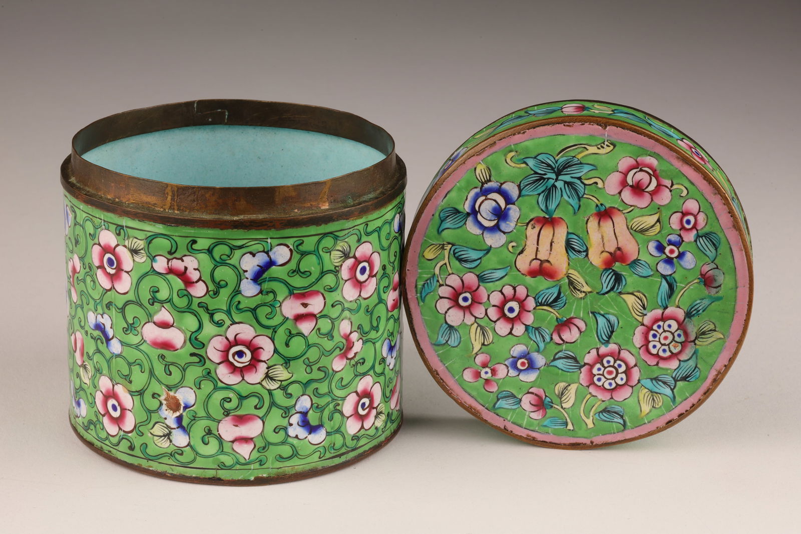 Fine Antique Chinese Enamel Box (1 of 7)
