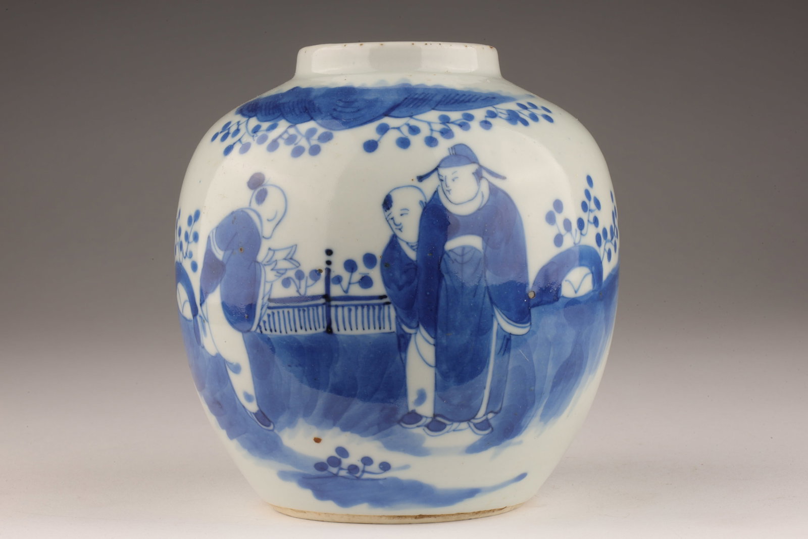 Fine Antique Chinese Blue and White Ginger Jar: Fine Antique Chinese Blue and White Ginger Jar. Three figures in a garden. 5.25 inches H.
