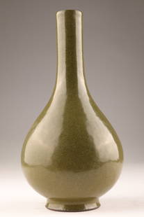 Signed Antique Chinese Tea Dust Green Glaze Vase: Signed Antique Chinese Tea Dust Green Glaze Vase. 9.25 inches H.