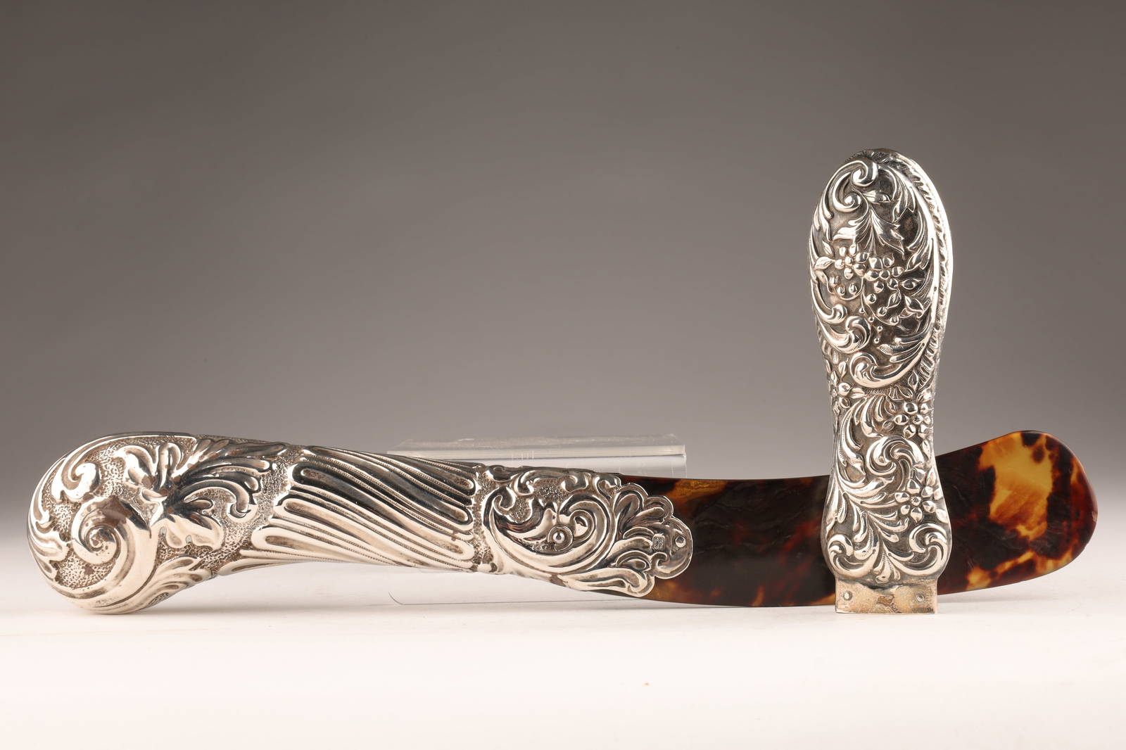 Lot 19th C English Sterling Repousse Page Turners Auction