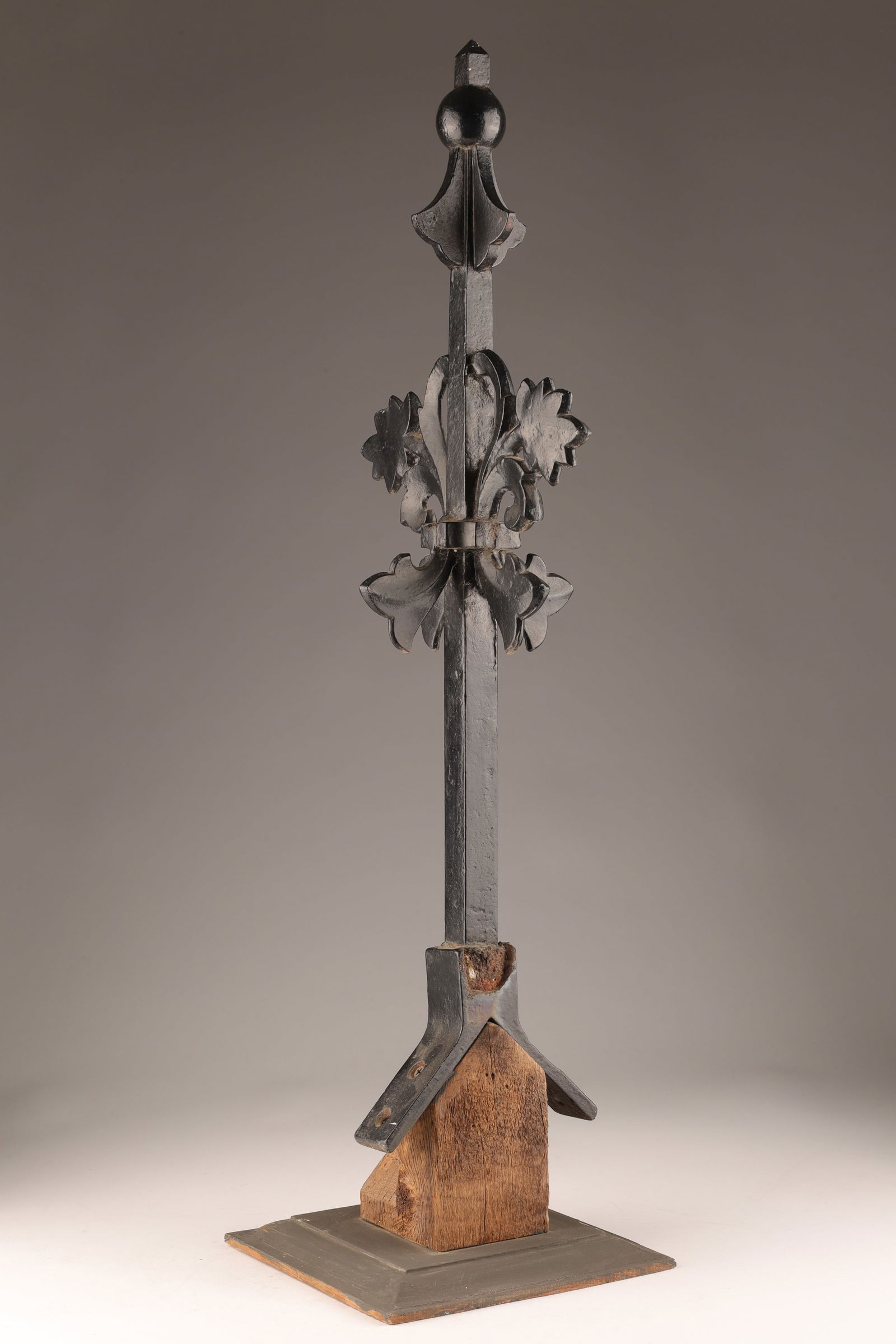 Antique Architectural Salvage Quebec Victorian Cast Iron Roof Finial (1 of 3)