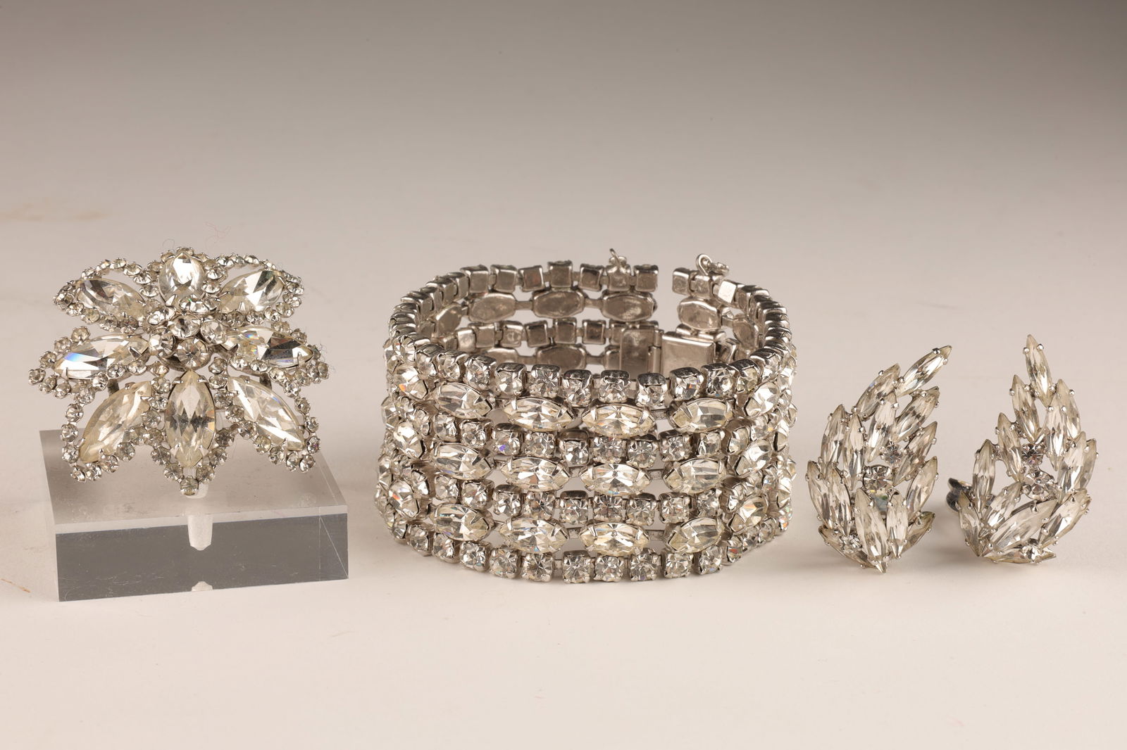 Vintage Sherman Rhinestone Jewelry Parure Set (1 of 6)