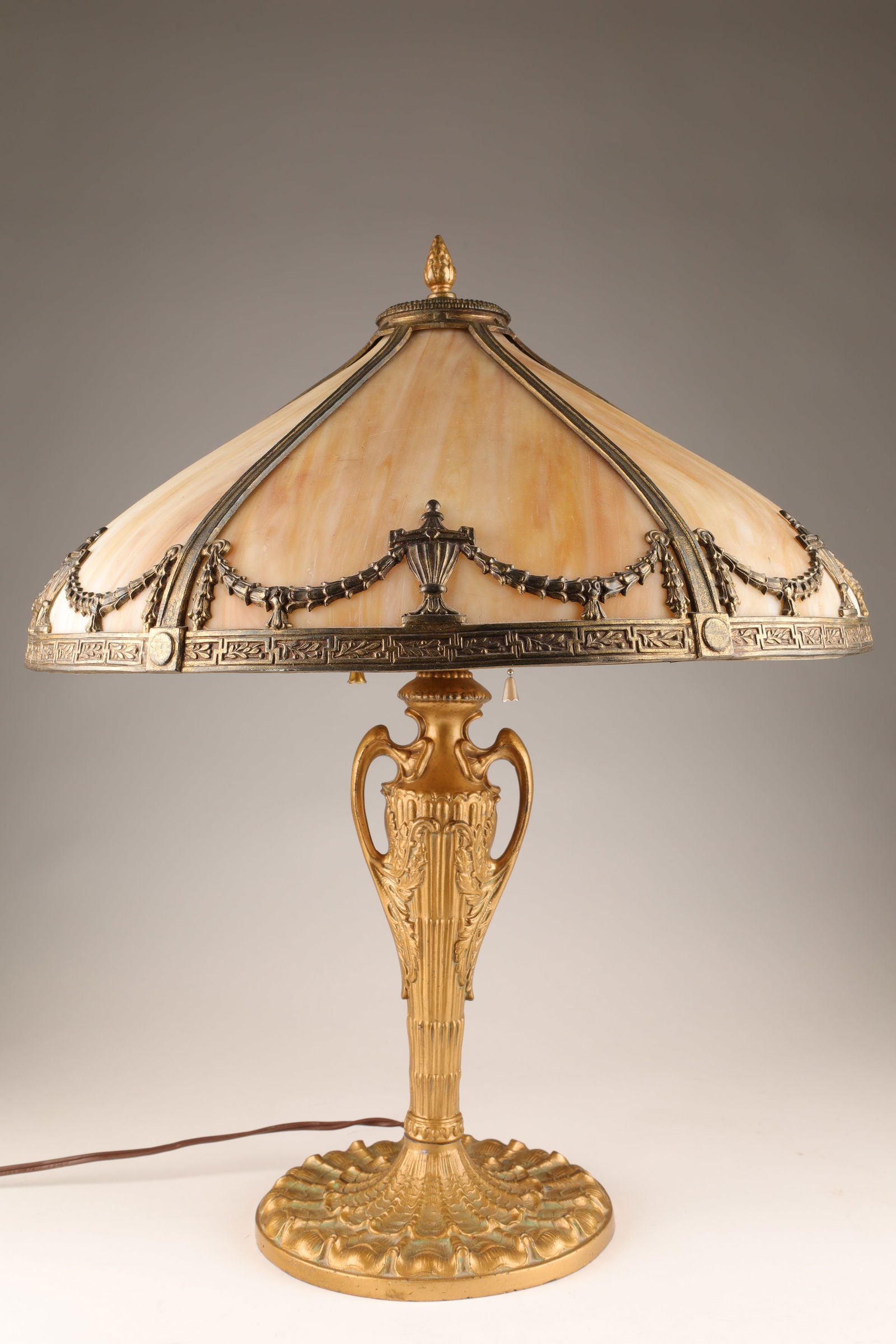 Art Nouveau American 6 Panel Slag Glass Lamp (1 of 11)