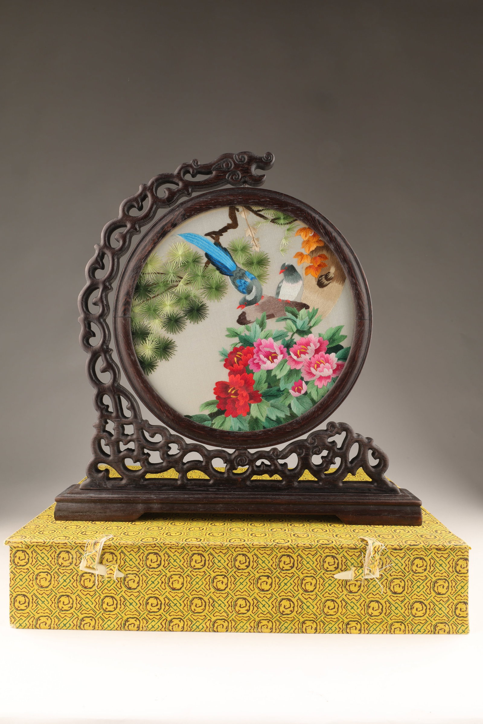 Vintage Chinese Embroidery Table Screen (1 of 6)