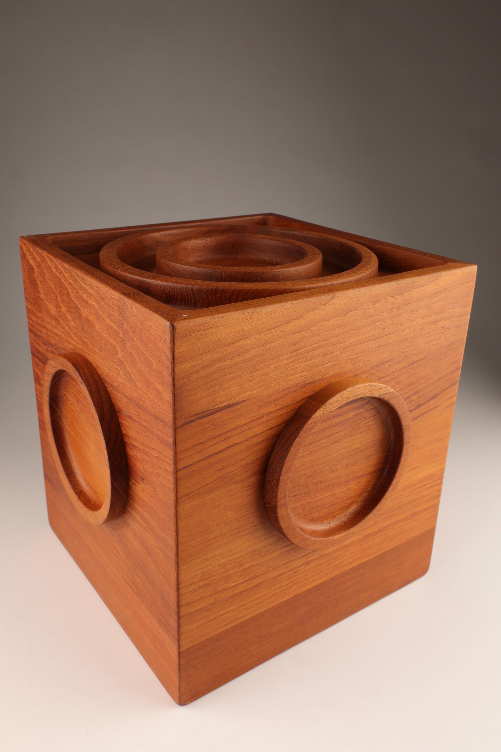 MCM Dansk Teak Cube Ice Bucket by Jens Quistgaard: Mid Century Modern Dansk Teak Cube Ice Bucket by Jens Quistgaard. Signed on base, Dansk Designs Denmark IHQ. Measures 9 inches H x 8 x 8 W.