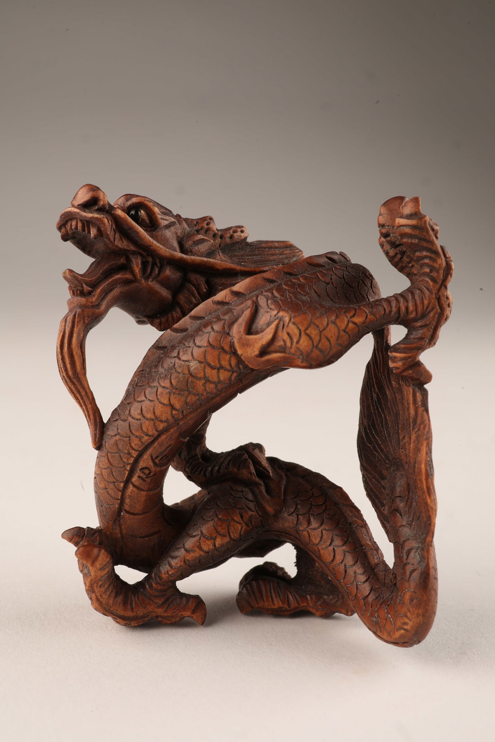 Japanese Boxwood Dragon Okimono Netsuke Signed (1 of 10)
