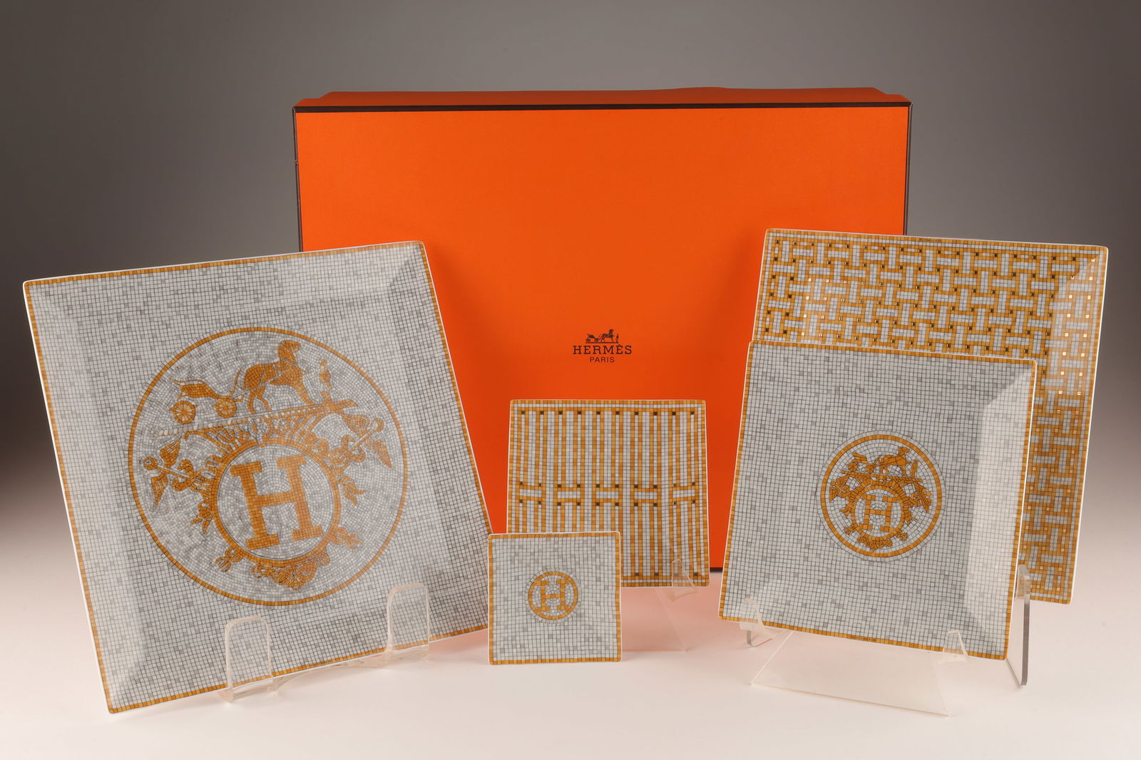 Hermes Mosaique Au 24 Or Set of 5 Square Plates (1 of 9)