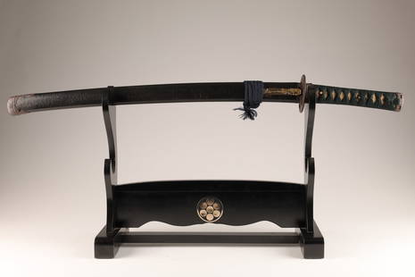 Antique Japanese Wakizashi Koshirae Wooden Blade: Antique Japanese Wakizashi in a very elegant koshirae, wooden blade, decorated with boar eyes, has a very nice kozuka kogatana of a lobster painted in gold. Edo period (1603-1868). Sword measures 30