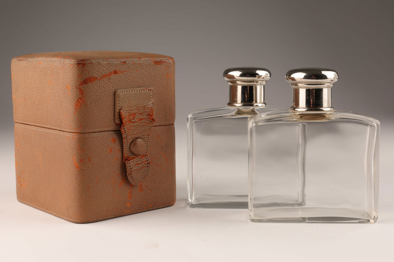 Pair of Travel Glass Cologne Bottles Leather Case (1 of 5)
