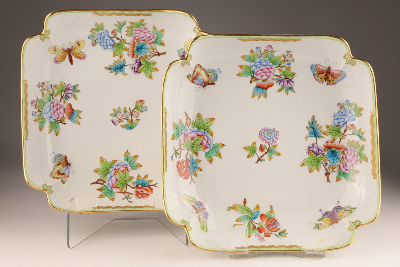 Pair Herend Hungary Queen Victoria Serving Plates (1 of 7)