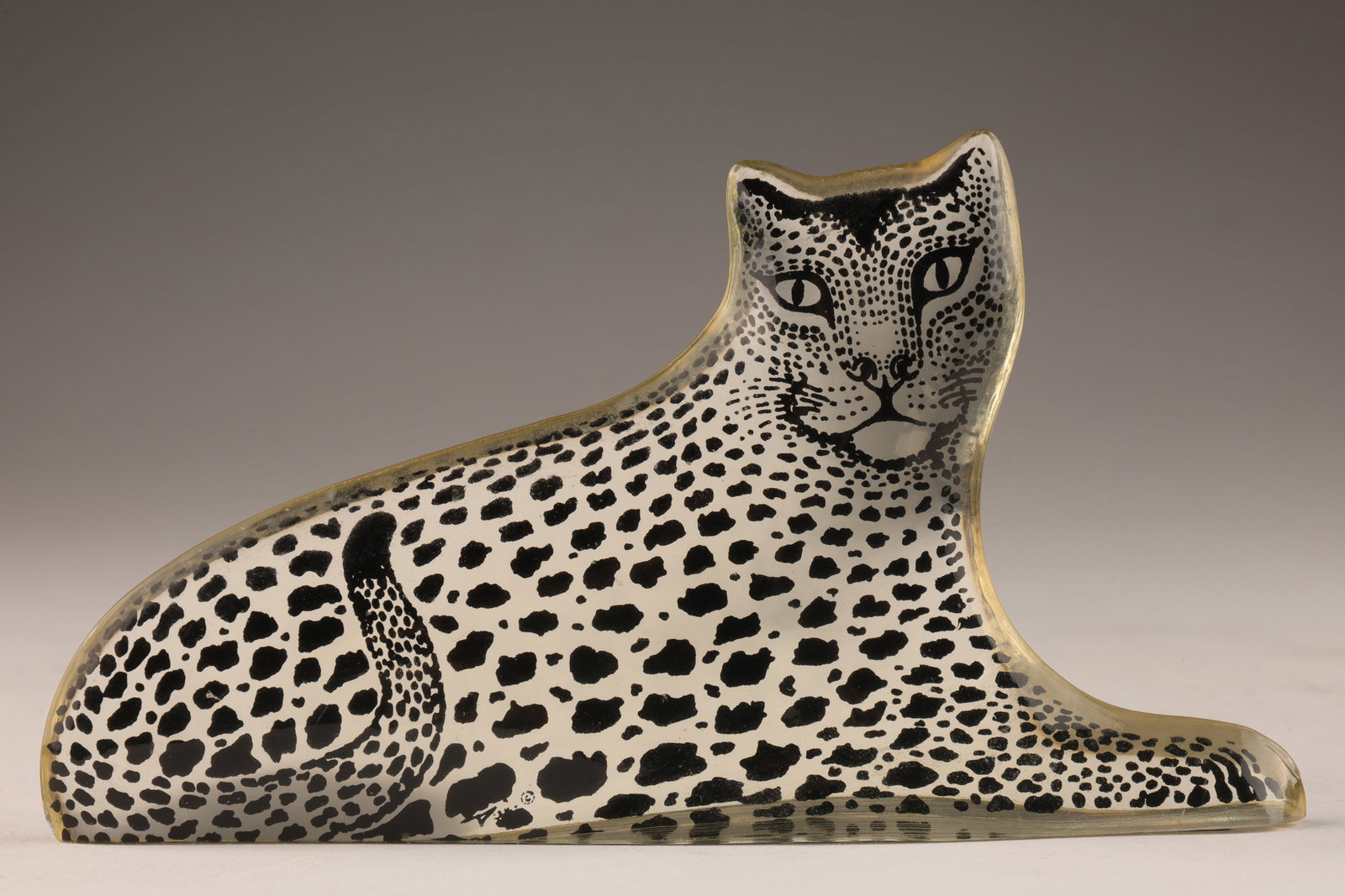 MCM Abraham Palatnik Op Art Lucite Leopard: Mid Century Abraham Palatnik Lucite Leopard Figurine. With original Made in Brasil sticker, signed in lucite. 2.5 inches H x 4.5 W.