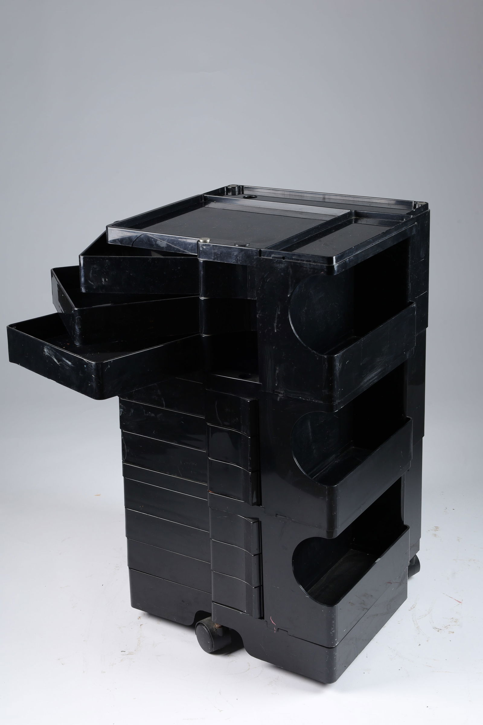 MOD Black Boby Trolley by Joe Colombo Bieffeplast (1 of 7)