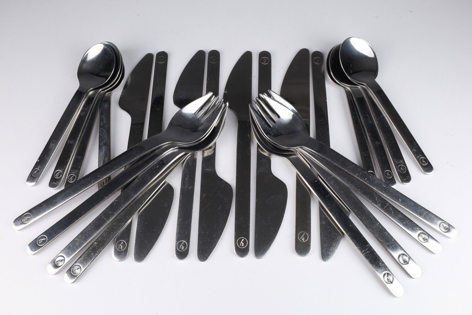 1960s MCM Lufthansa Airlines Wolf Karnagel Cutlery: 1960s MCM Lufthansa Airlines Wolf Karnagel Cutlery Set. 24 Pcs, 8 forks (6.75 inches L), 8 spoons (5 inches L), 8 knives (7 inches L).