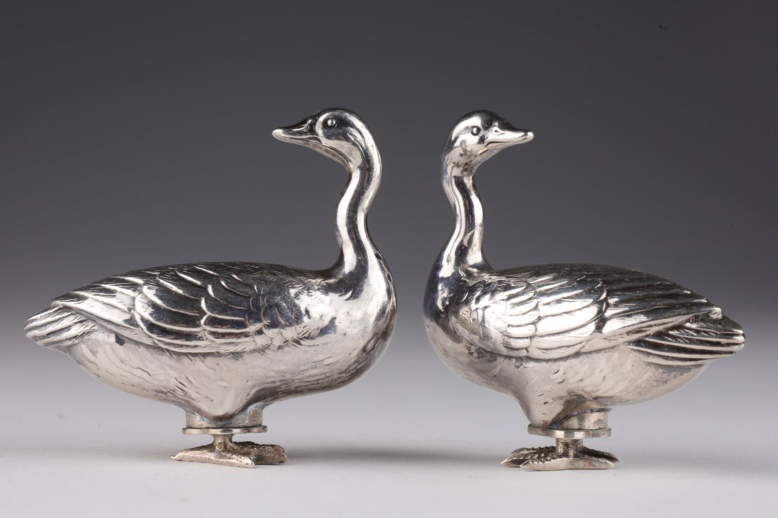 Pair Sterling Figural Duck Salt Pepper Shakers (1 of 6)