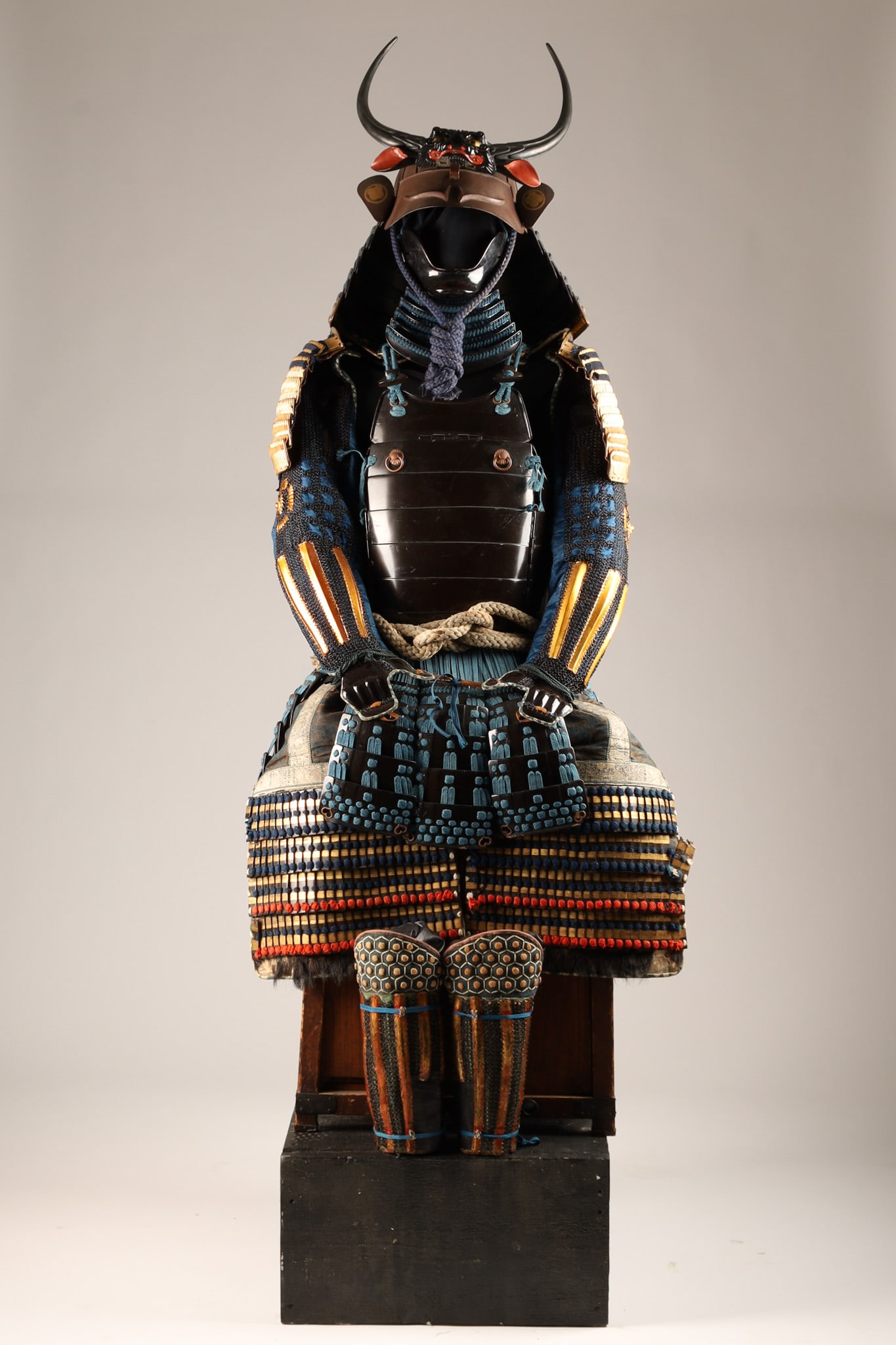 Antique Japanese Blue Samurai Armour with Hitsu (1 of 18)