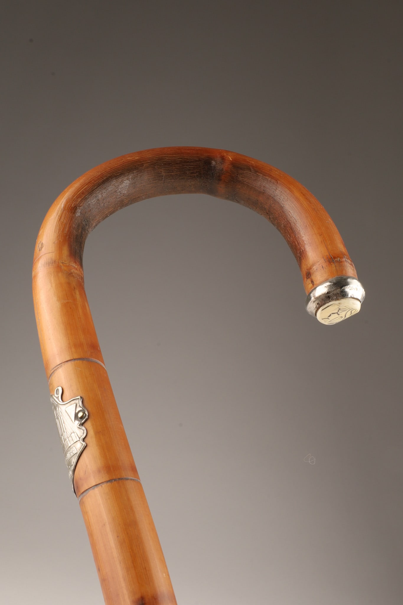 Antique American Bamboo Walking Stick Cane: Vintage Antique American Bamboo Walking Stick Cane. Decorated with Travel and Transport Building - Century of Progress - Chicago 1933 badge. With bone ferrule. Bamboo segments emphasized with inscribe