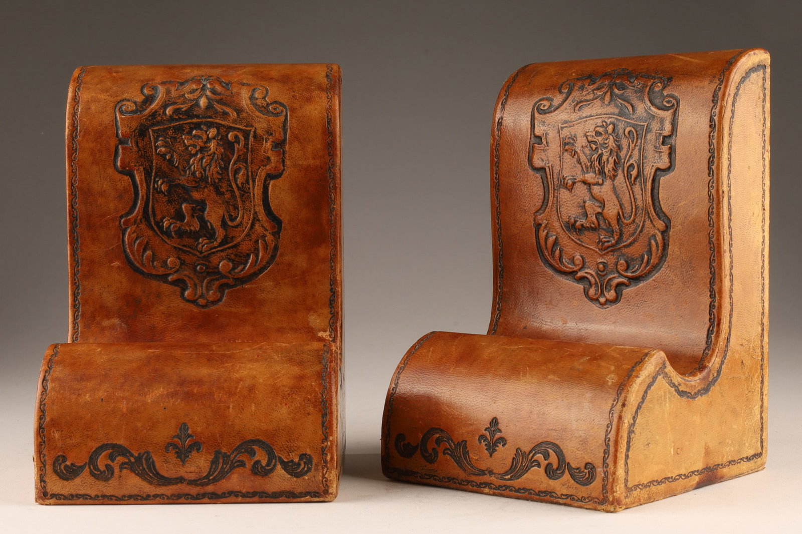 Pair MCM Italian Rampant Lion Leather Bookends (1 of 7)