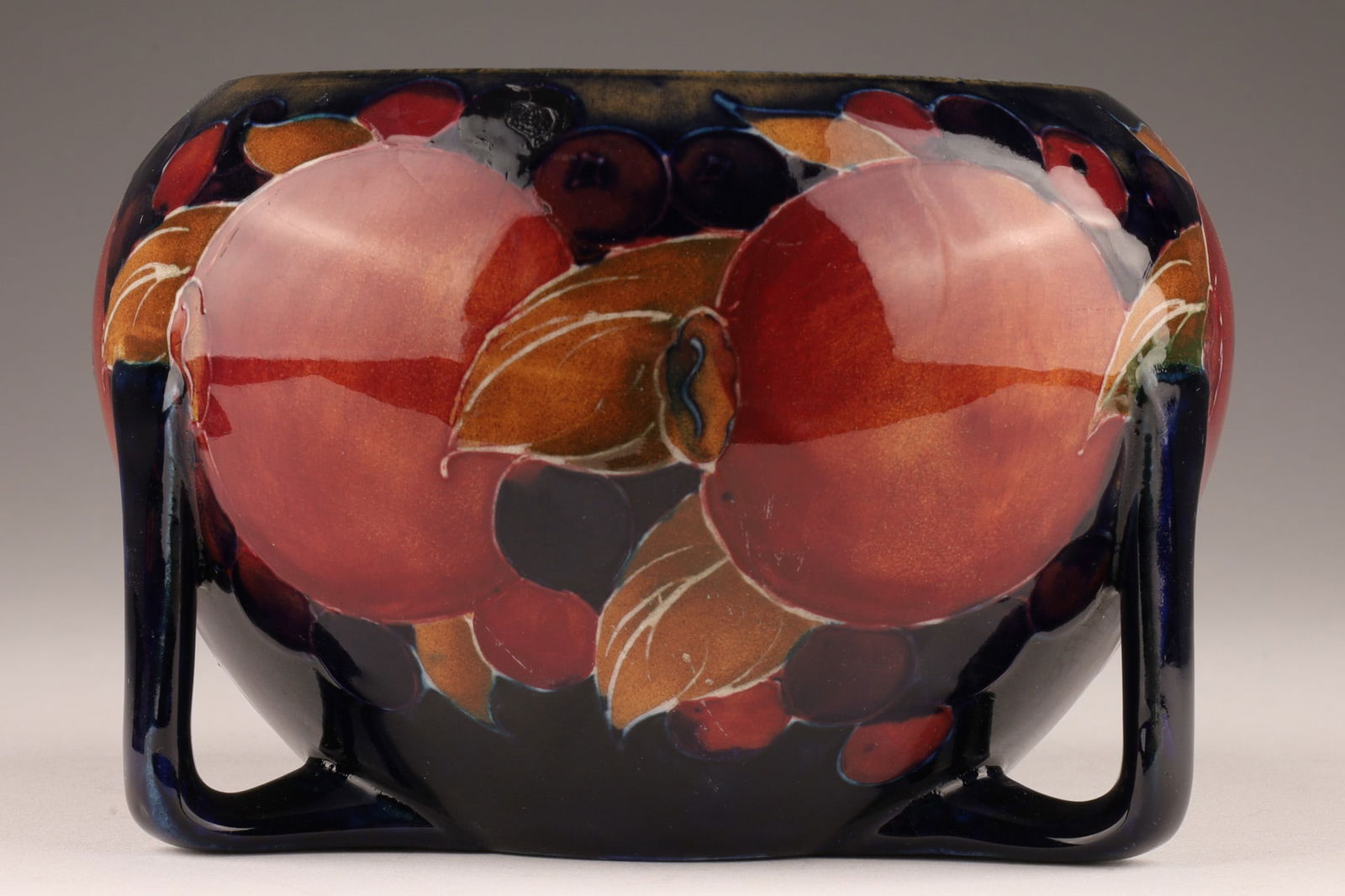 Moorcroft Pomegranate Rare 3 Footed Tripod Bowl (1 of 6)
