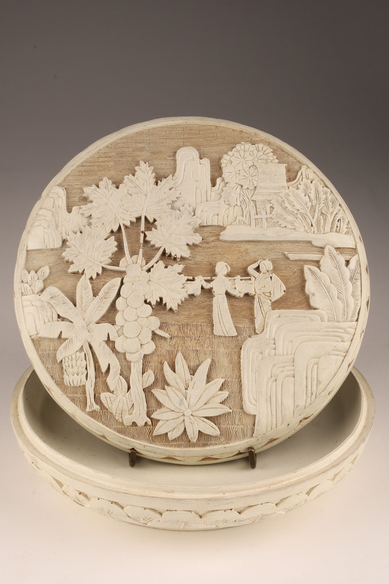 Antique Japanese Carved White Cinnabar Box (1 of 9)