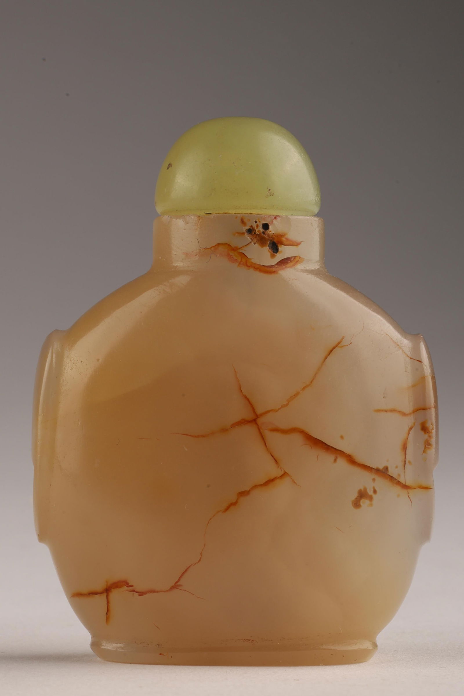 Antique Chinese Carved Agate Snuff Bottle (1 of 7)