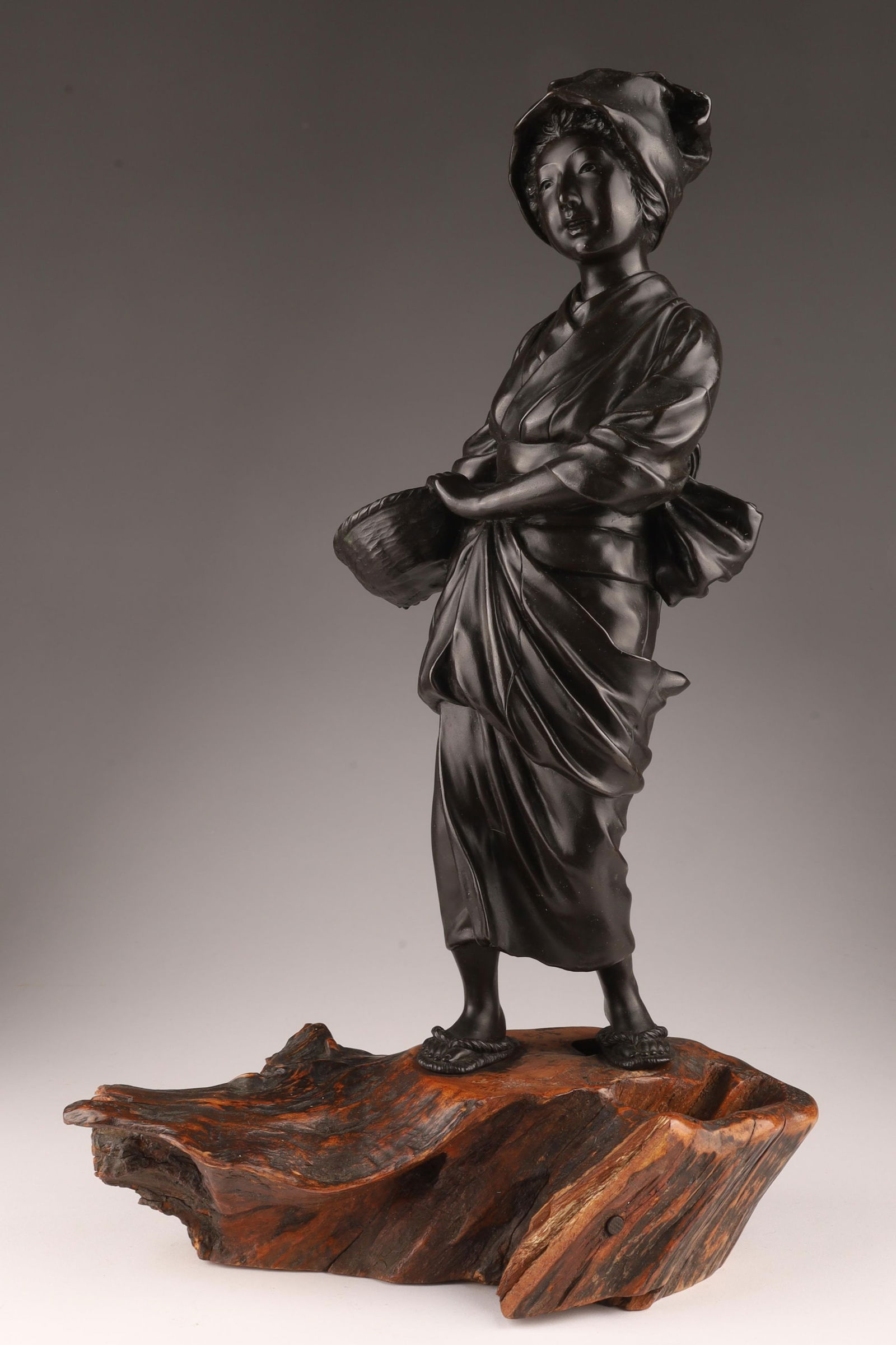 Antique Signed Japanese Bronze Statue of a Woman (1 of 11)