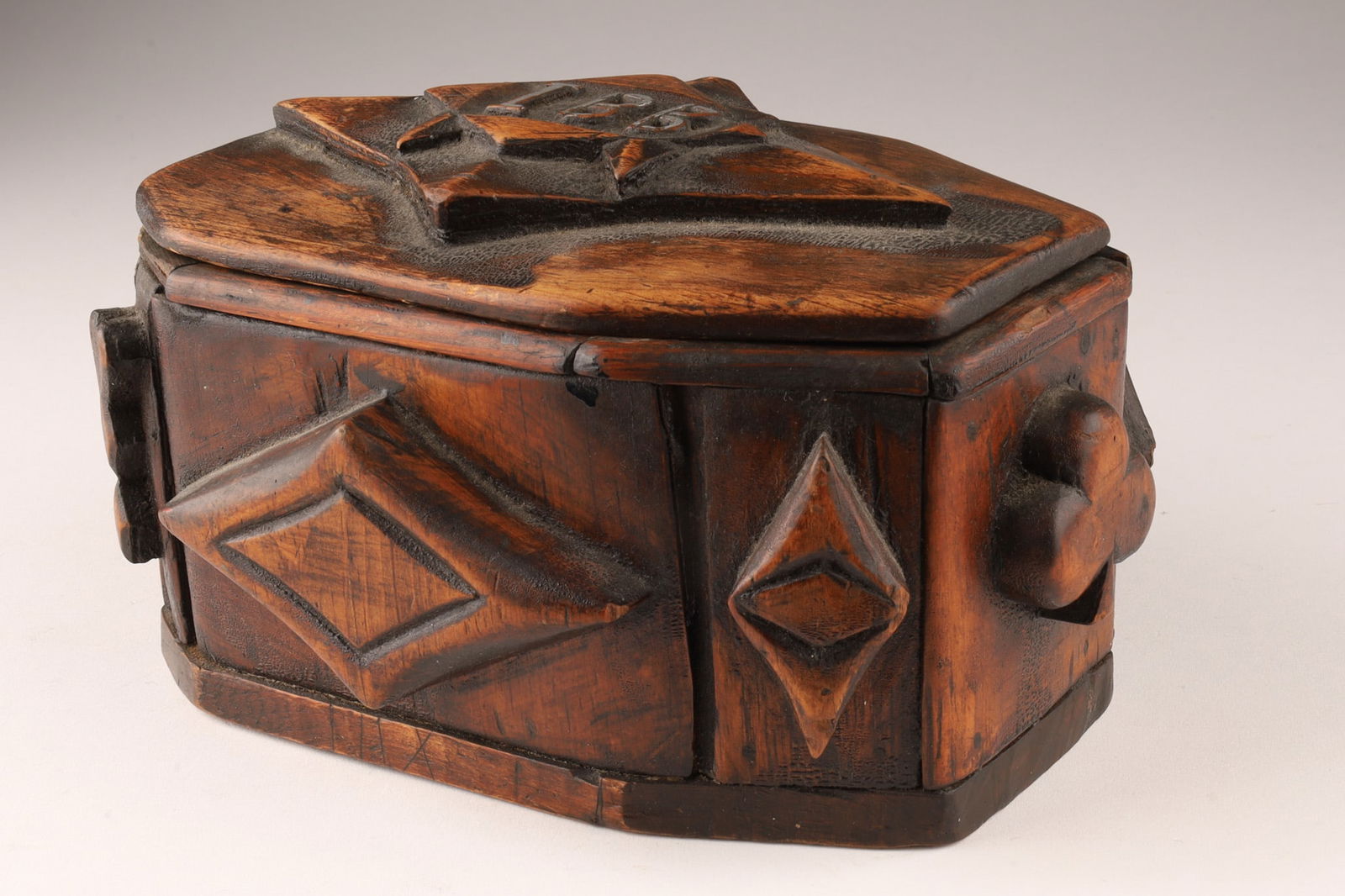 Antique 19th C. Nova Scotia Folk Art Game Box (1 of 8)