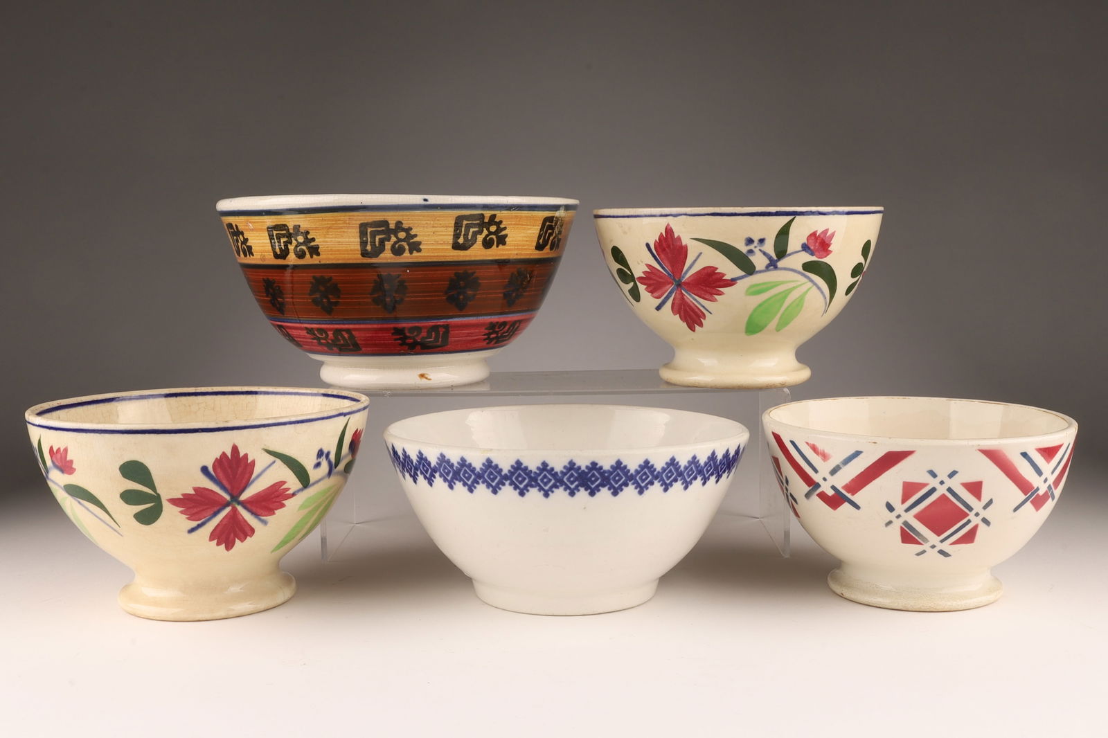 Collection of 5 Antique Spongeware Kitchen Bowls (1 of 9)