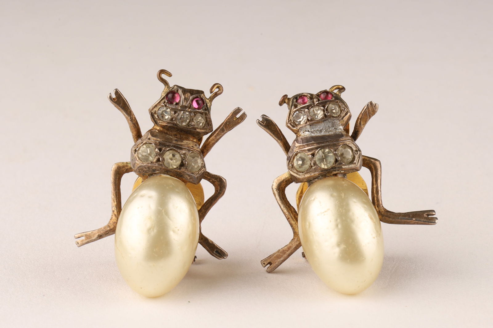 Pair Rhinestone Bee Earrings 14K Gold Clips (1 of 5)
