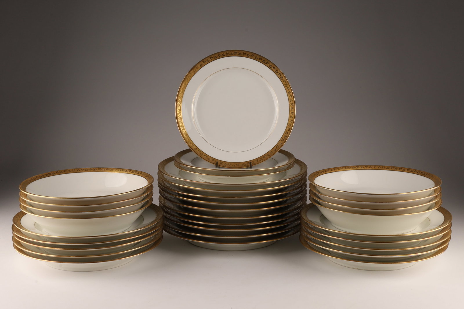 Limoges Porcelain Gold Encrusted Dinner Service (1 of 5)