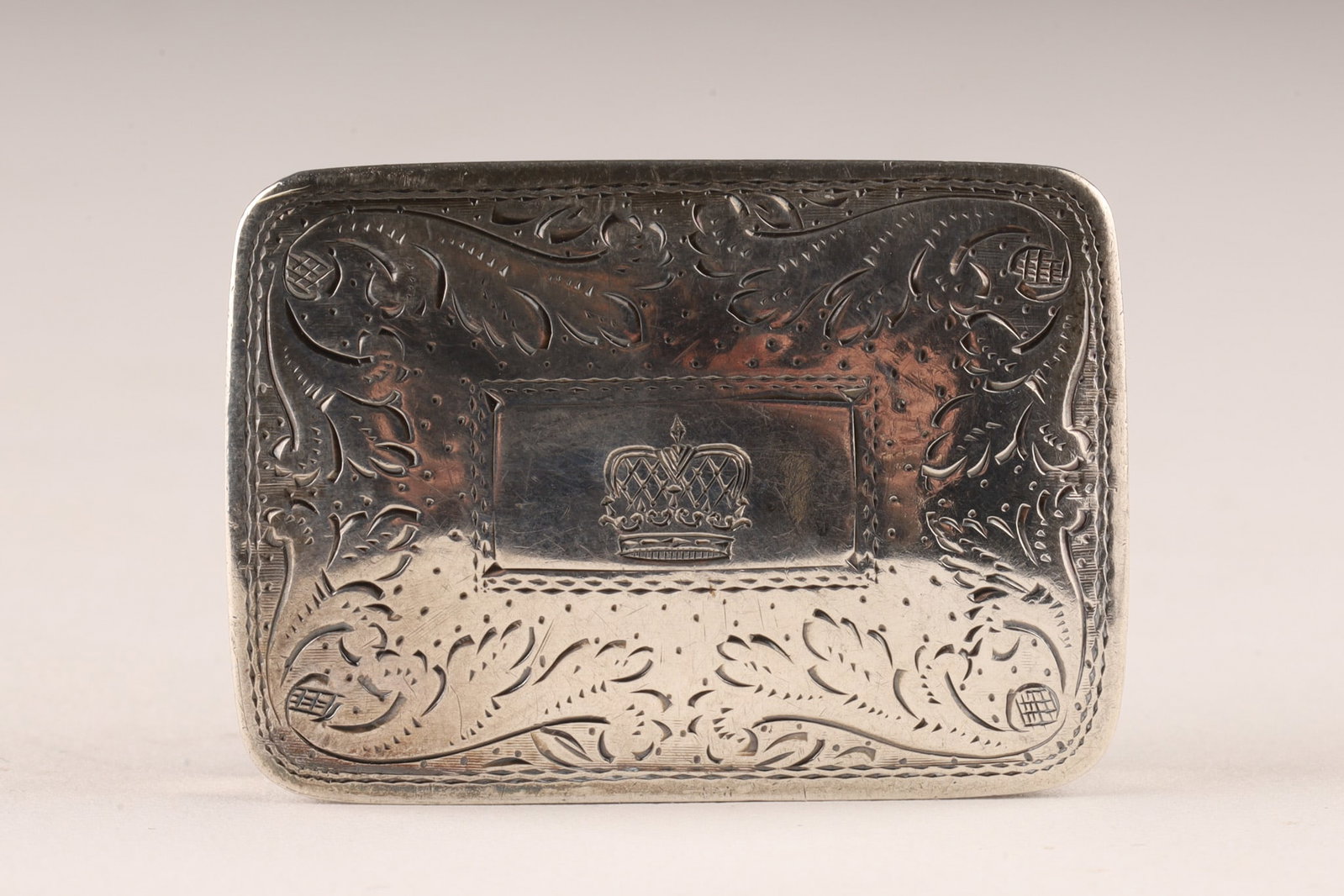 Antique English Sterling Vermeil Vinaigrette: Antique English Sterling Silver Vermeil Vinaigrette. Sterling hallmark on interior with maker's mark. 17.7 grams. 1.5 inches L x 1 W.