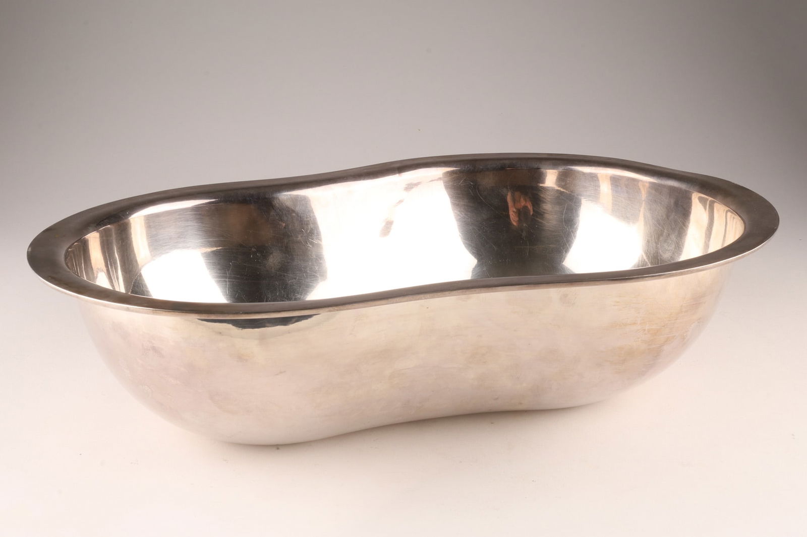 Christofle Silverplate Basin Baby Bath: Christofle Silverplate Basin Baby Bath Marked over Christofle 120, model number 652 202. 16.5 x 11.5 x 4 inches H.