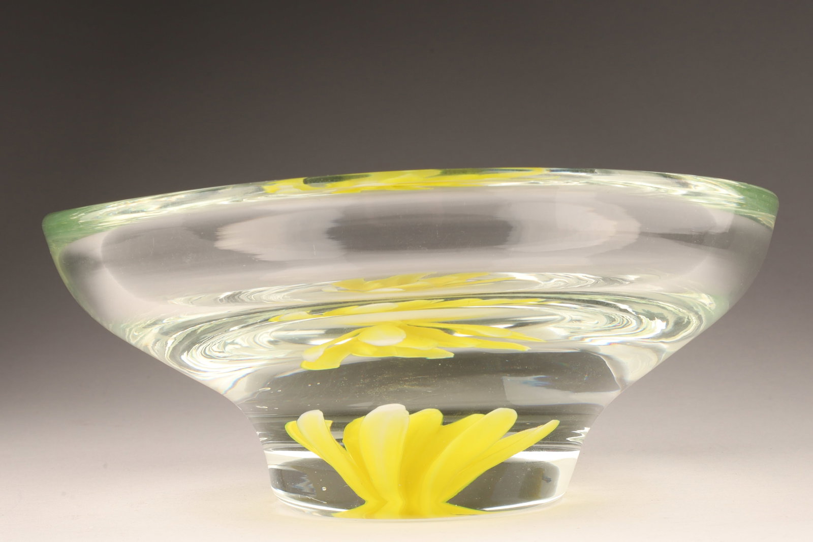 Art Glass Murano Vide Poche Bowl Yellow Flower: Art Glass Murano Bowl Vide Poche With Embedded Yellow Flower. 7 inches W x 3 H.