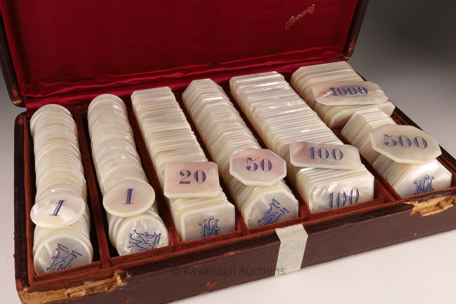 Box Set Mother of Pearl Poker Casino Gaming Chips (1 of 6)