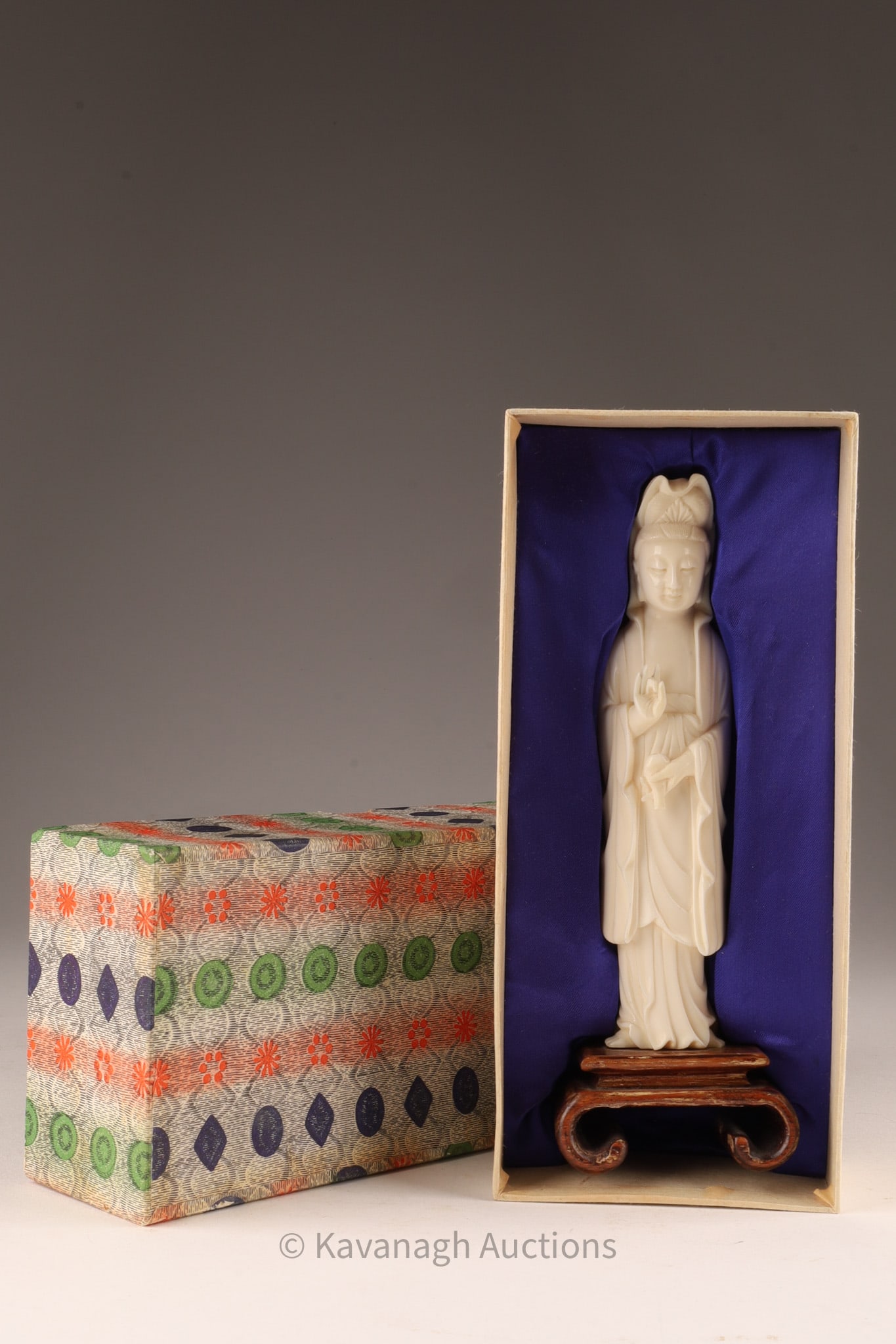 Chinese Finely Carved Guanyin Figure in Box (1 of 9)